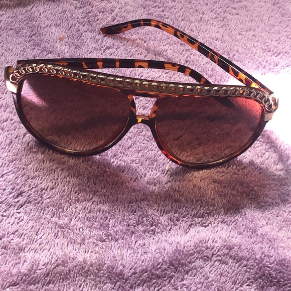 Big Bouji Style Aviator Sunglasses with Gold Chain rim Tortoiseshell frames - Picture 9 of 16